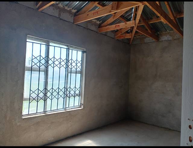 2 BEDROOM FREESTANDING FOR SALE IN EMONDLO UNIT A